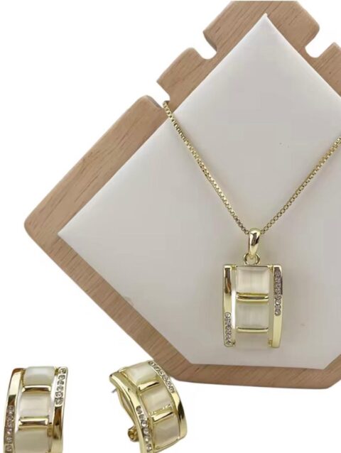 Pendant & Earrings
